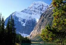 熊猫体育：[篮球公园]曾凡博空接暴扣领衔2024年度百大好球.